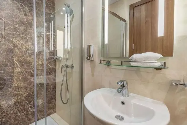 Standard Tek Büyük veya İki Ayrı Yataklı Oda