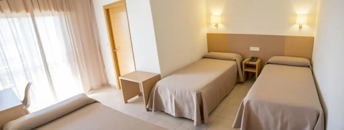 Üç Kişilik Oda, 3 Tek Kişilik Yatak