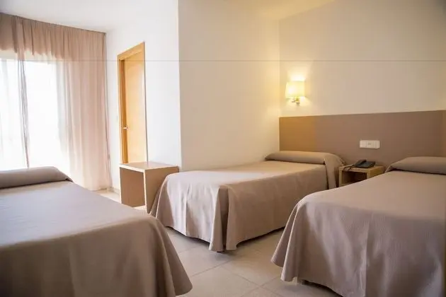 Üç Kişilik Oda, 3 Tek Kişilik Yatak