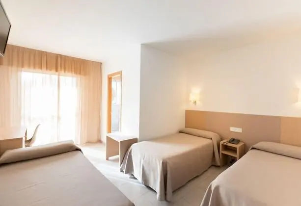 Üç Kişilik Oda, 3 Tek Kişilik Yatak