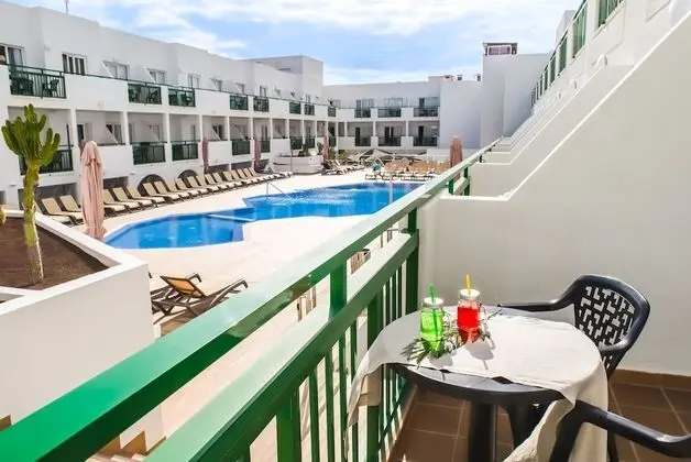 Stüdyo, Teras, Havuz Manzaralı