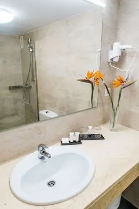 Stüdyo, Teras, Havuz Manzaralı