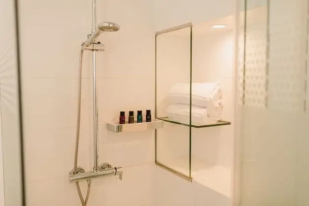 Premium Tek Büyük Yataklı Oda, Deniz Manzaralı (2 pax)