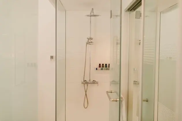Premium Tek Büyük Yataklı Oda, Deniz Manzaralı (2 pax)