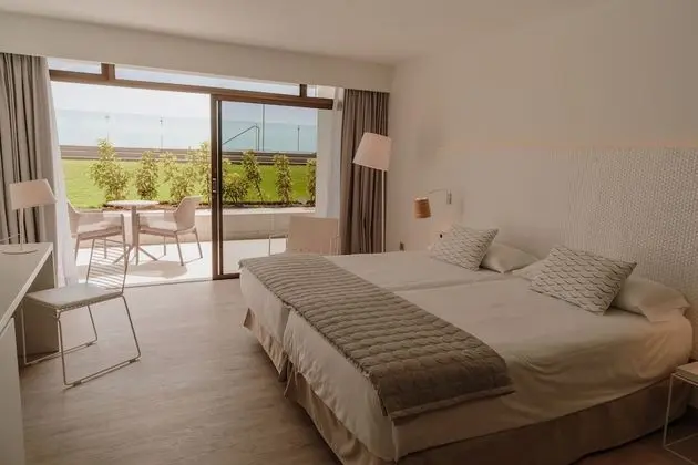 Tek Büyük Yataklı Oda, Havuz Manzaralı (2 pax)