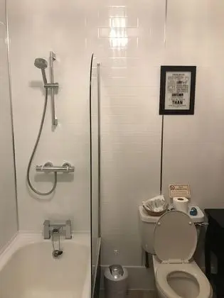 Üç Kişilik Oda, Özel Banyo