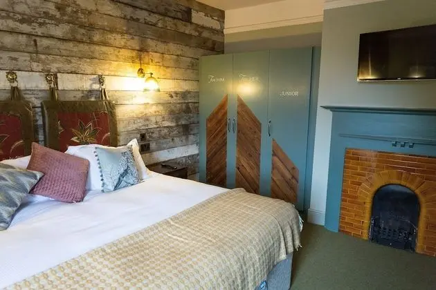 Classic Tek Büyük veya İki Ayrı Yataklı Oda