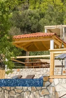 Villa (Four Bedroom Villa with Swimming Pool)