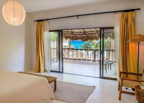 Deluxe Partial Sea View