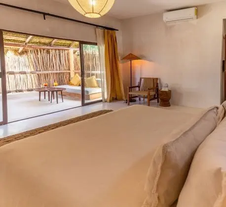 Deluxe Partial Sea View