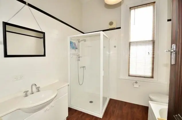 Family Oda, Sigara İçilmez, Ortak Banyo (Huge Family Room)