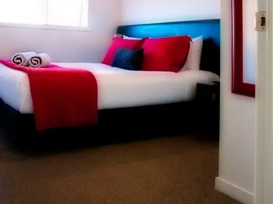 Executive One Bedroom with Spa Pool and Courtyard
