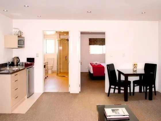 Executive One Bedroom with Spa Pool and Courtyard
