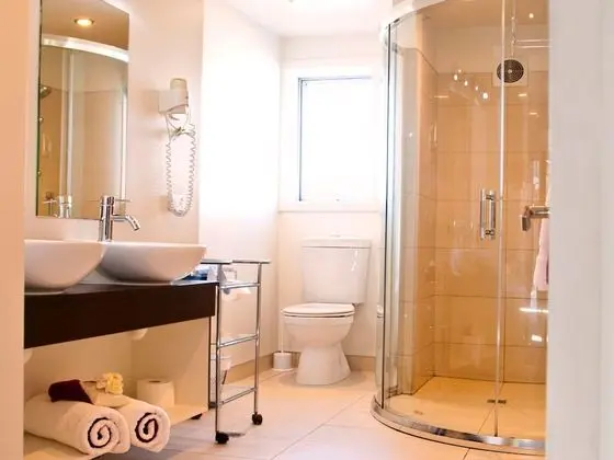 Executive One Bedroom with Spa Pool and Courtyard