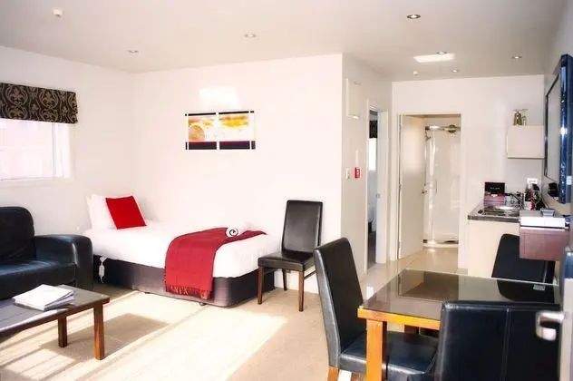 One Bedroom (3 Adults)