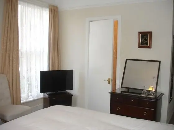 Traditional Tek Büyük Yataklı Oda, Banyolu/Duşlu (Shower)