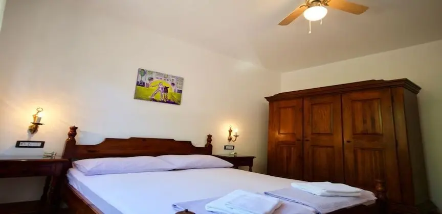 Family Apartment, 1 Bedroom, Bathtub, Partial Sea View