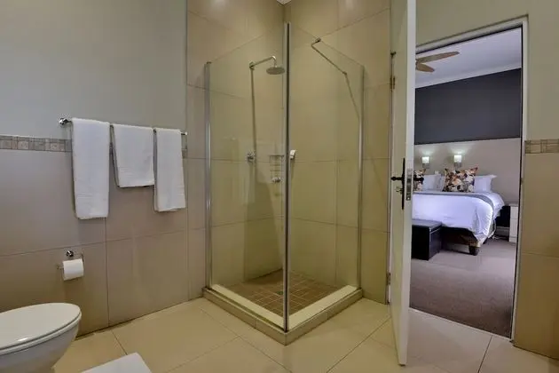 Luxury Oda