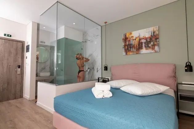 Honeymoon Tek Büyük Yataklı Oda