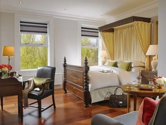 Luxury Tek Büyük Yataklı Oda