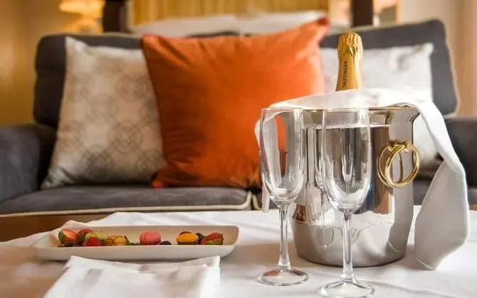 Luxury Tek Büyük Yataklı Oda