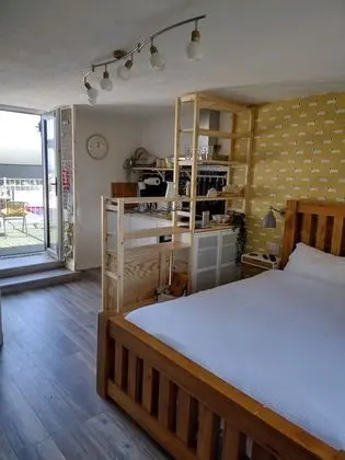 Tek Büyük Yataklı Oda (Dun-Wandering )