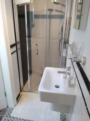 Tek Büyük Yataklı Oda (Dun-Wandering )