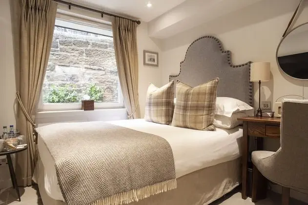The House Petite Double (located at 5 Hampton Terrace)