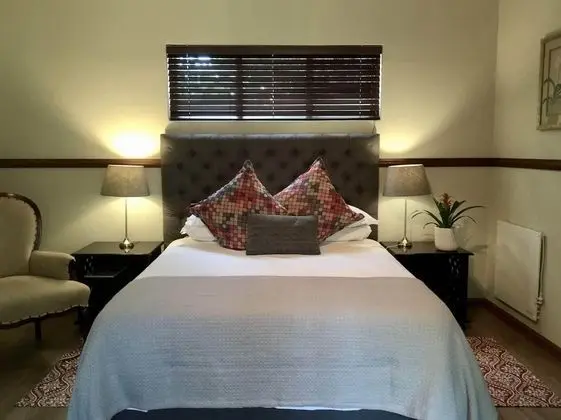 Luxury Queen Suite