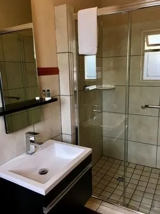 Luxury Queen Suite