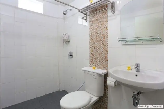 Basic Tek Büyük veya İki Ayrı Yataklı Oda
