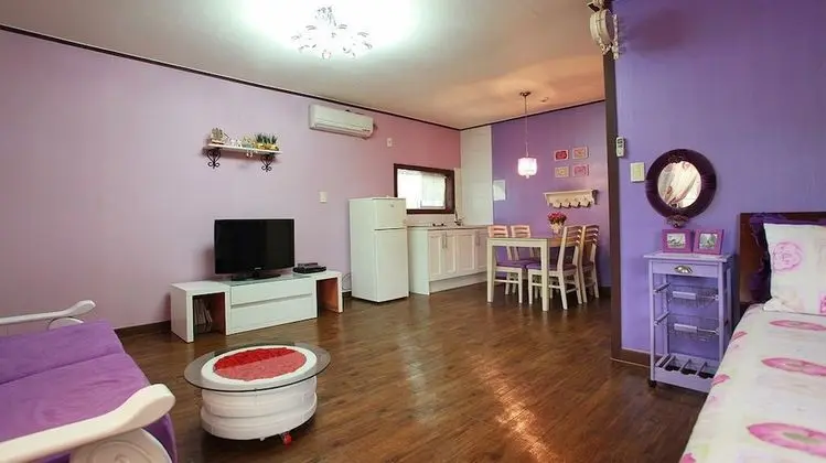 Tek Büyük Yataklı Oda (Purple)