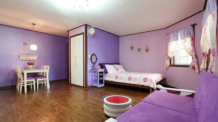 Tek Büyük Yataklı Oda (Purple)