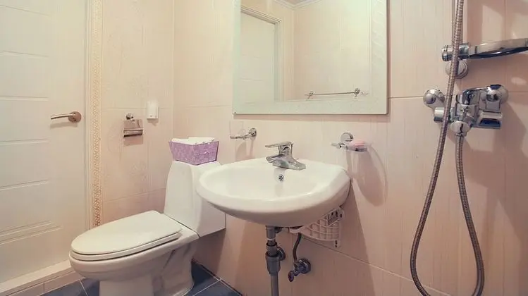 Tek Büyük Yataklı Oda (Purple)