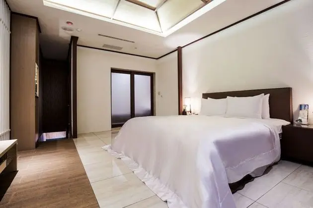 Deluxe Süit (Check-in available after 8PM for Sat.)