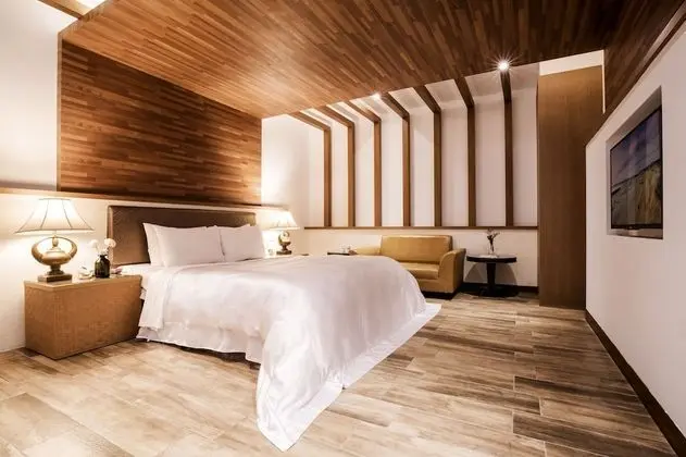 Deluxe Süit (Check-in available after 8PM for Sat.)