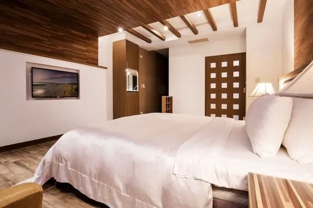 Deluxe Süit (Check-in available after 8PM for Sat.)