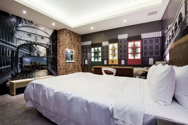 Deluxe Süit (Check-in available after 8PM for Sat.)