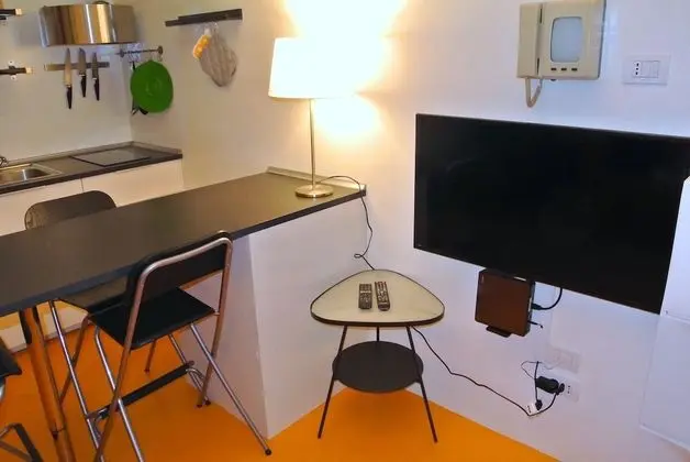 Çatı Katı (Loft), 1 En Büyük (King) Boy Yatak ve Çekyat, Küçük Mutfak