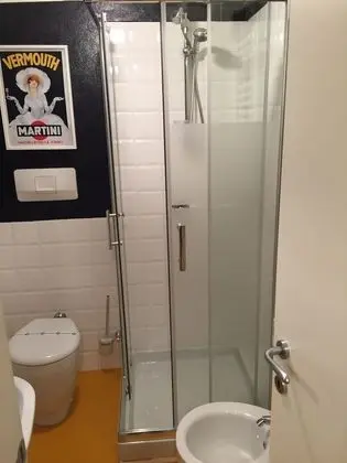 Çatı Katı (Loft), 1 En Büyük (King) Boy Yatak ve Çekyat, Küçük Mutfak