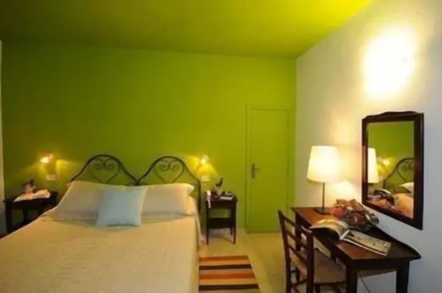 Economy Tek Büyük Yataklı Oda