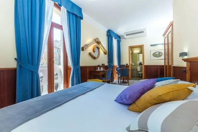 Junior Süit, Manzaralı