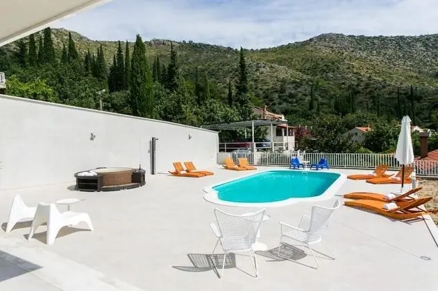 Villa (Five-Bedroom Villa with Private Pool)