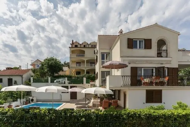 Ev (Dupla - with pool - H(8+4))