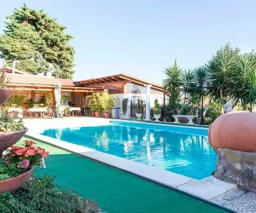 Ev, 2 Yatak Odası, Engellilere Uygun, Sigara İçilebilir