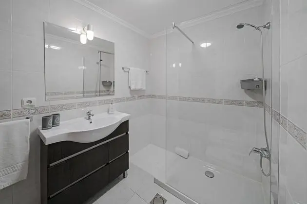 Basic Apart Daire, Birden Çok Yatak, Deniz Manzaralı