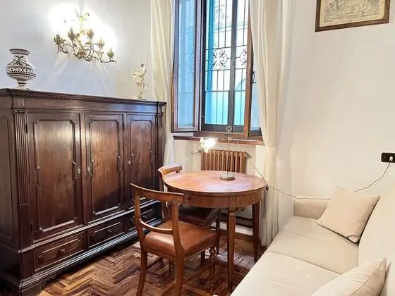 Traditional Apart Daire