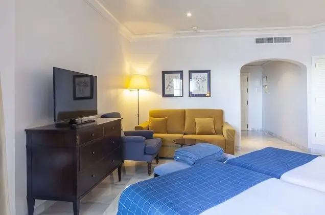 Superior Tek Büyük Yataklı Oda (3 Adults)