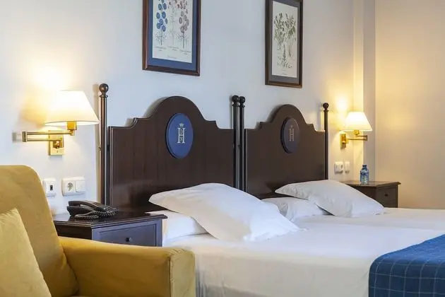 Superior Tek Büyük Yataklı Oda (3 Adults)