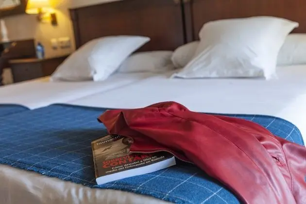 Superior Tek Büyük Yataklı Oda (3 Adults)